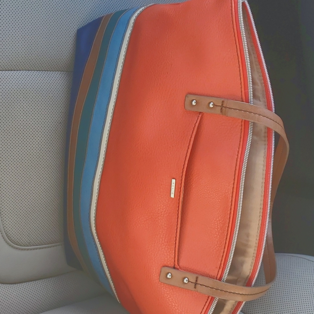 Relic leather purse